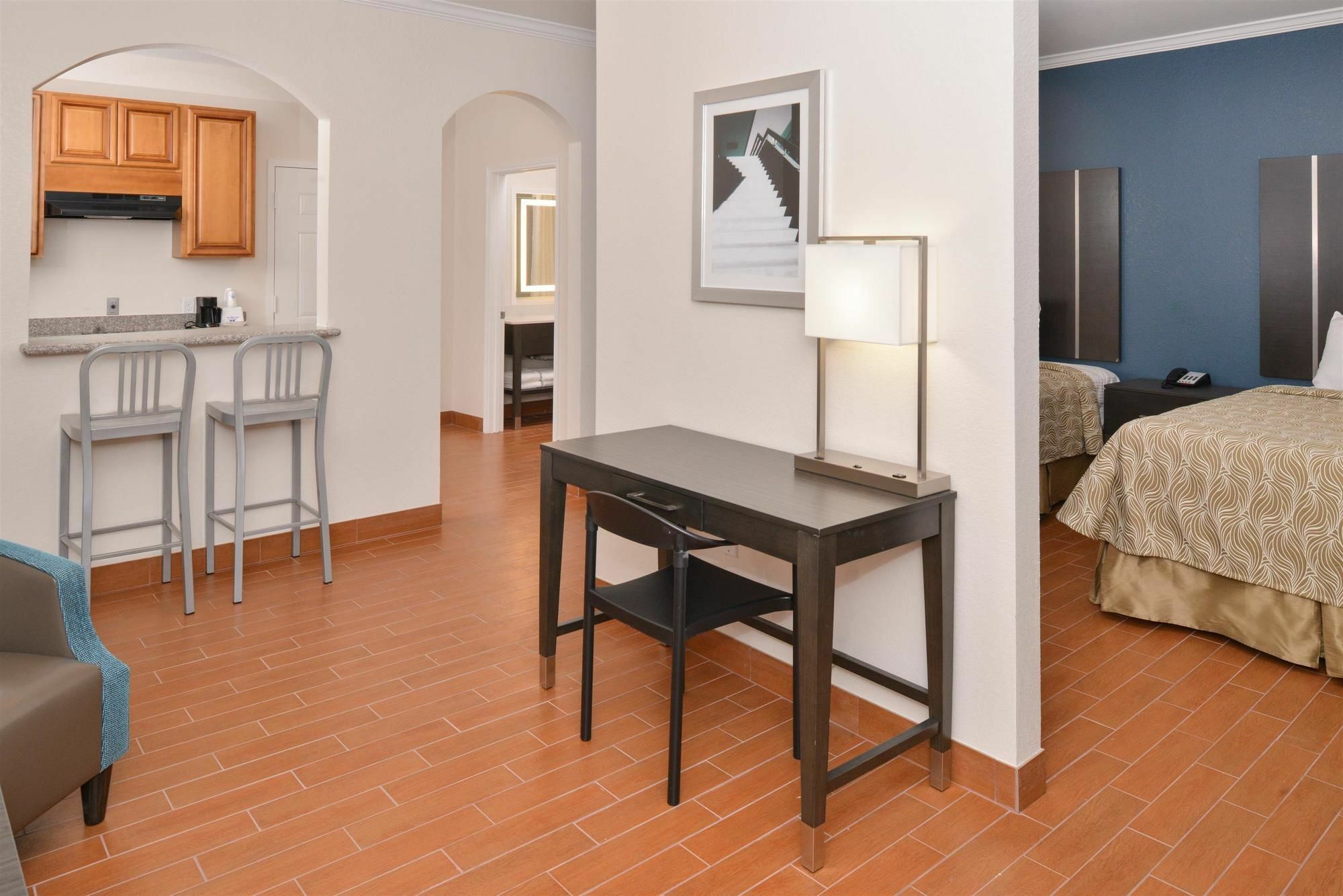 Regency Inn & Suites- Nw Houston Jersey Village Buitenkant foto